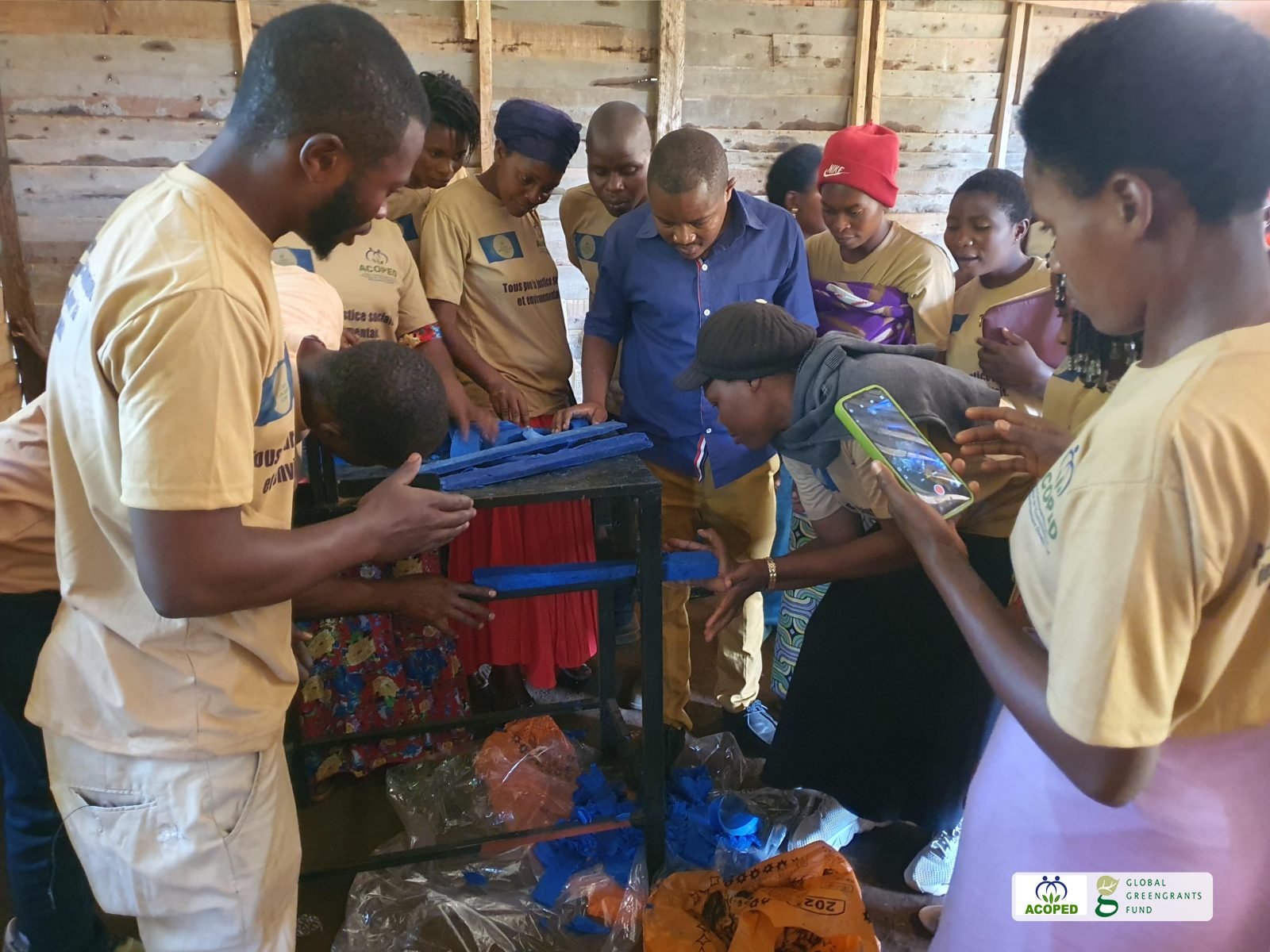 De la formation à l’autonomisation : les communautés riveraines du PNKB se mobilisent autour de la production…
